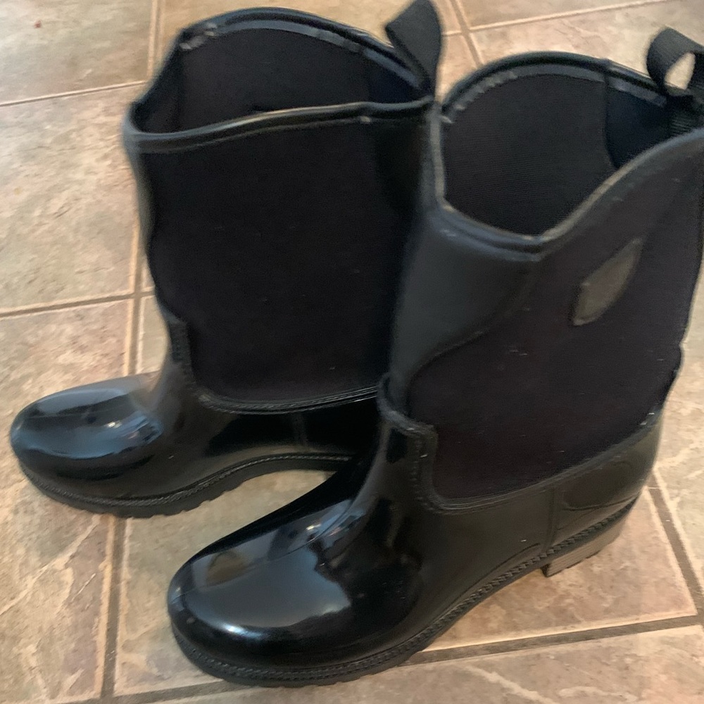 Boots - Picture 3 of 3